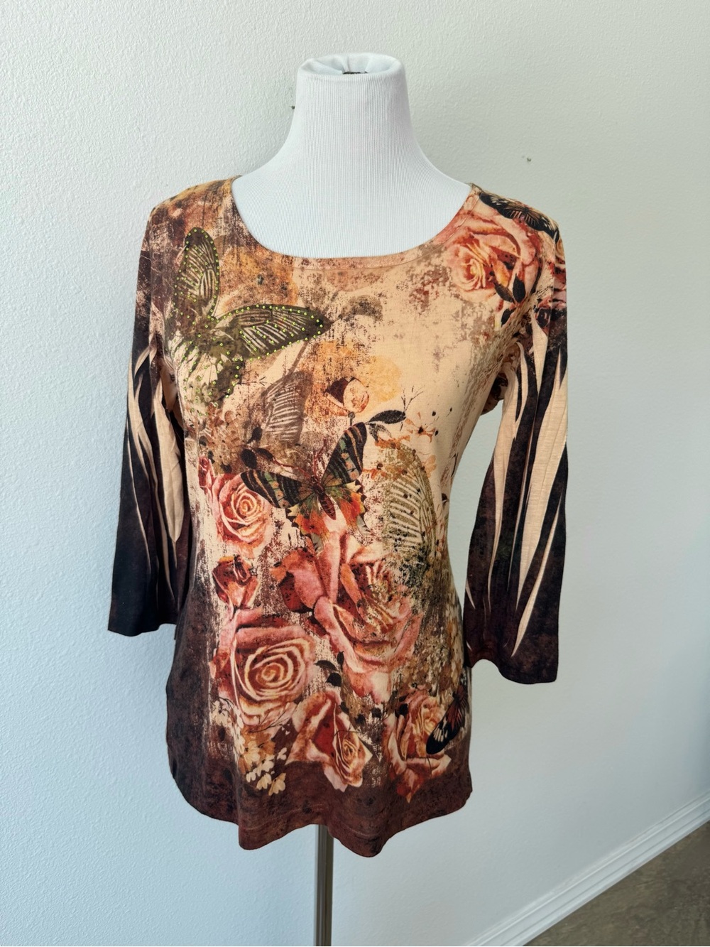 Floral Butterfly Scoop-Neck Graphic Women's Top